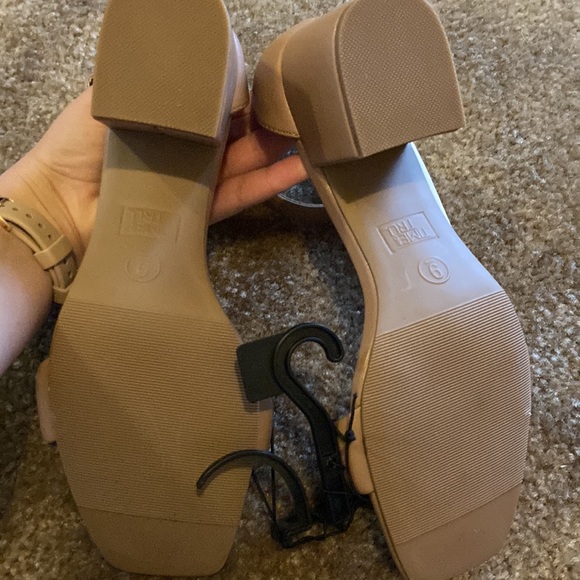 New tan heels - Picture 5 of 6